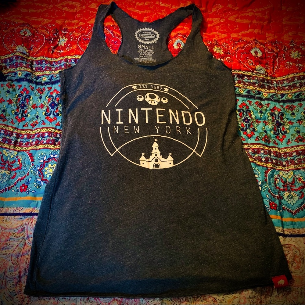 RARE Nintendo New York Top 🤍